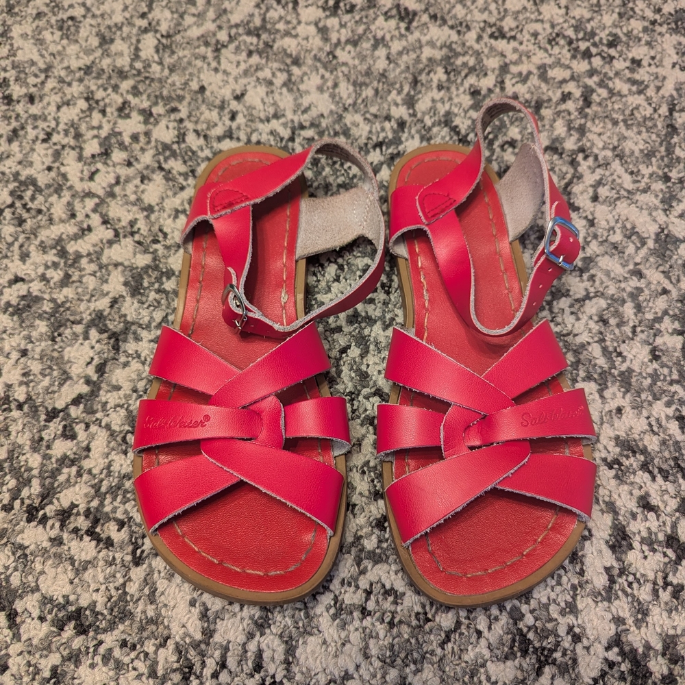 Red Salt Water Original Sandals Youth 4 Womens 6